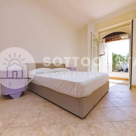 Apartment Purple Dreams -